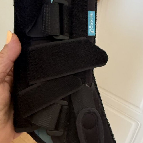 Össur Formfit Spica Wrist and Thumb Brace S/M like new, black