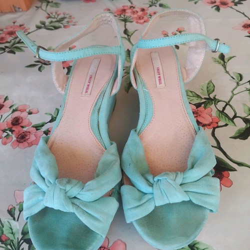 Mint suede platform sandals like new, size 40