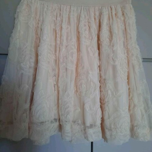 Lace skirt like new, size S