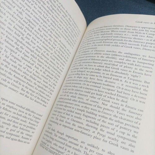 Book Looking at Greek Vases like new 1991