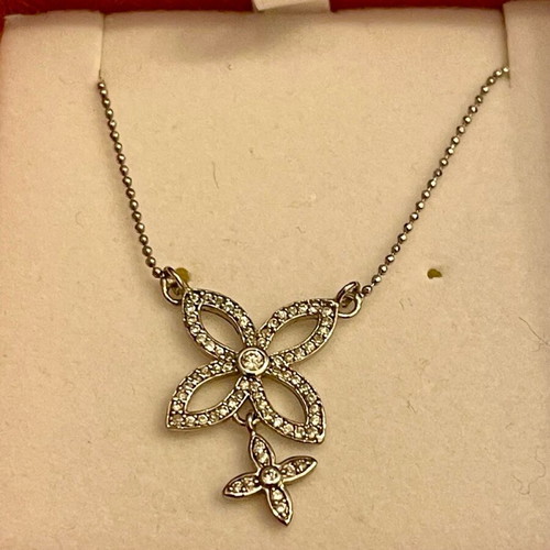 Silver 925 necklace like new