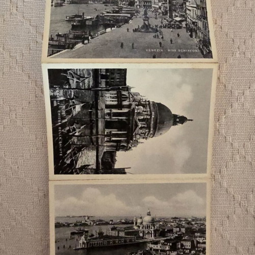 Ricordo di Venezia vintage postcard album, 20 views