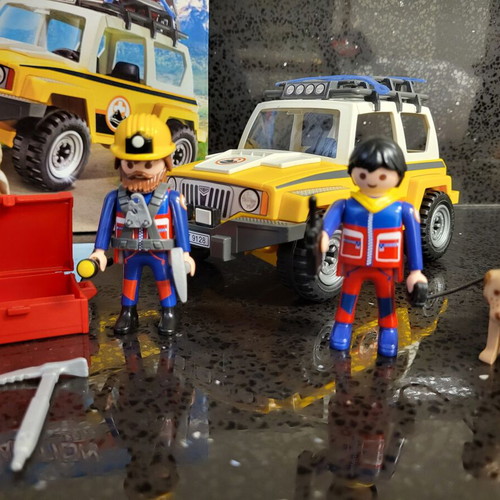 Playmobil 9128 Action Mountain Rescue Vehicle like new
