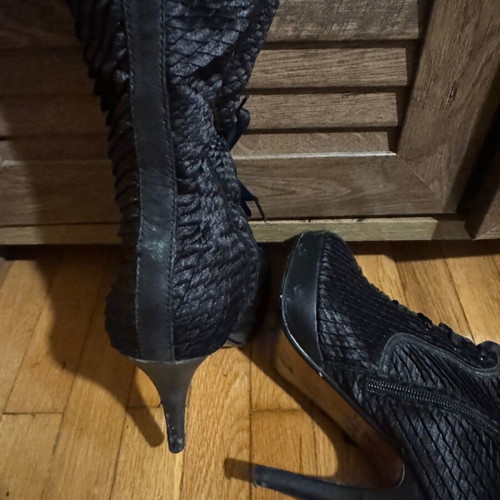 Satin boots with snake texture and appearance, used, size 38