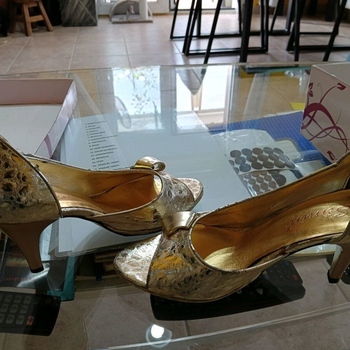 Simin women's sandals used, size 36, gold color
