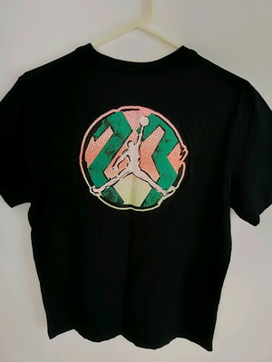 Jordan men's black t shirt like new, size M