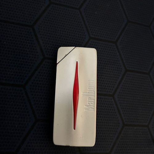 Malboro lighter used, needs refill