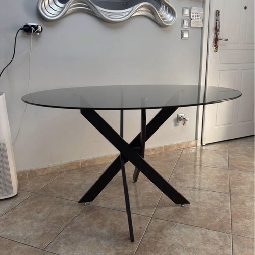 Glass table 120cm diameter with 75cm height like new, smoked glass