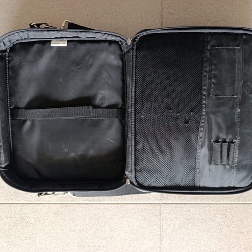Τσάντα Laptop Base XX σαν καινούργιο, μαύρη, μέχρι 17" με θήκη Α4