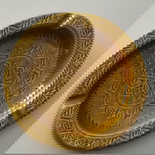 Κεραμικό τασάκι vintage αριθμημένο μεταχειρισμένο με μικρή φθορά