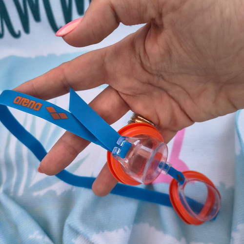 Arena swimming goggles like new, kids 3-8 years