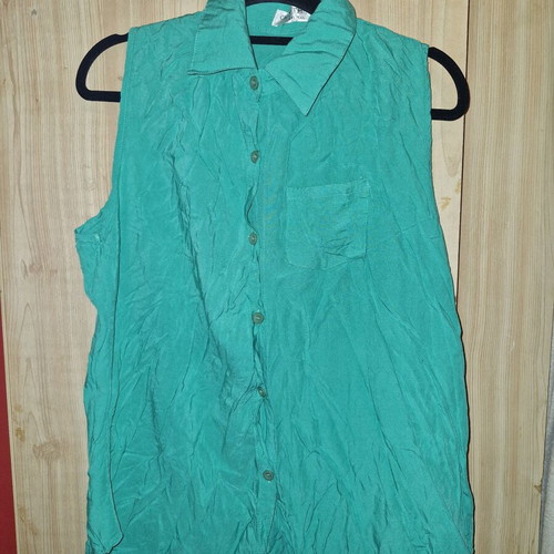 Shirt green size L new with front pocket