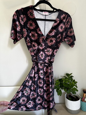 Pink Woman mini floral dress with waist belt, size S