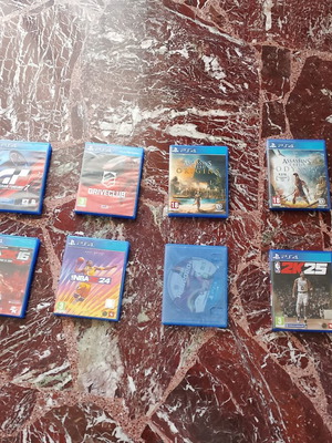 PS4 game cartridges like new
