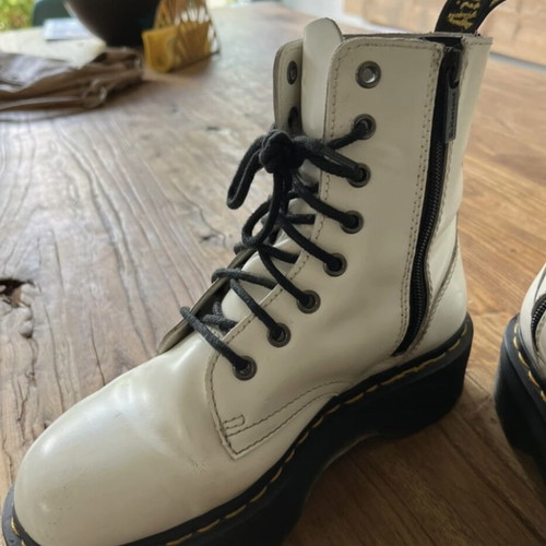 Dr Martens boots white leather size 38 like new
