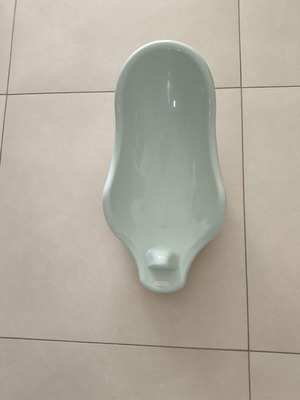 Bebejou baby bath support like new with suction cup