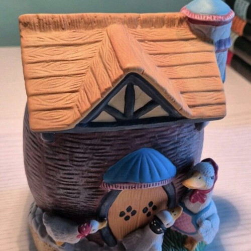 Clay pot used with 3D house and duck design