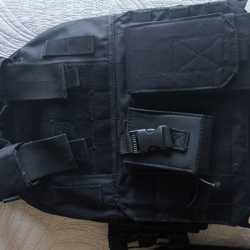 Pentagon carrier with radio and mobile phone pouch like new
