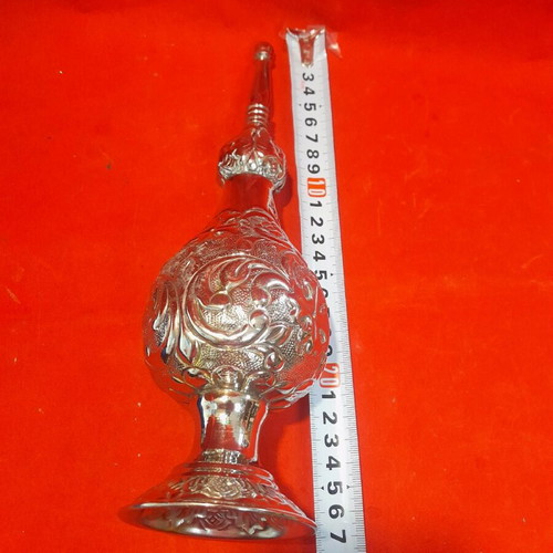Bronze sprinkler in excellent condition