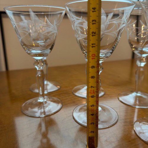 Set of 12 vintage cocktail glasses with engraved design like new