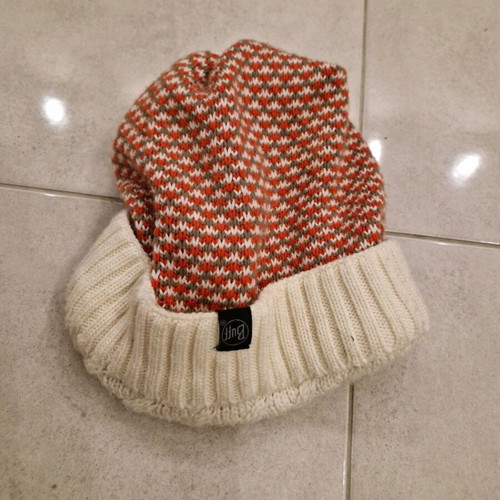 Buff knitted hat like new, white and red, size M