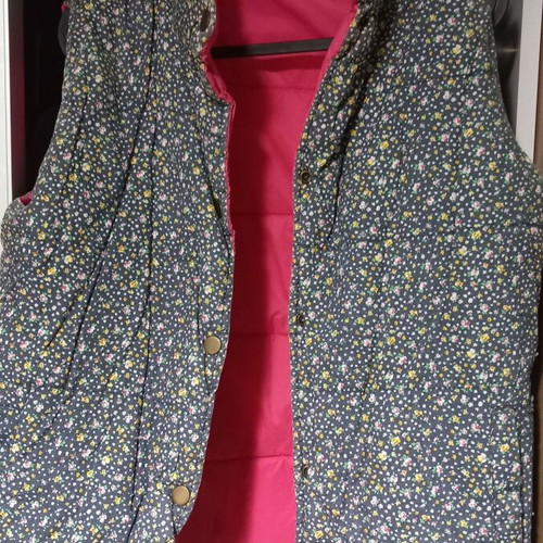 Reversible sleeveless vest used, pink multicolor, size L