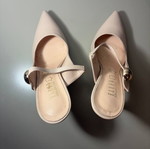 Pumps used, size 37