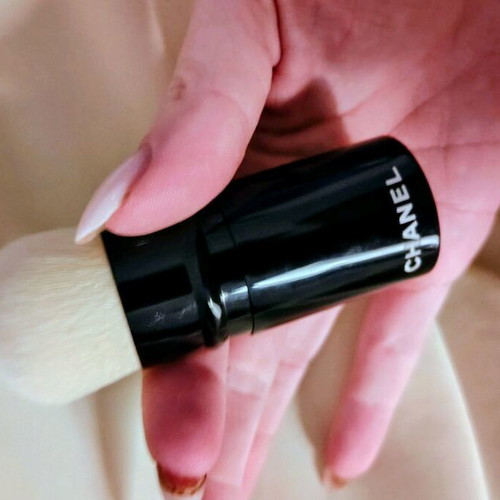 Chanel brush new in box with cap
