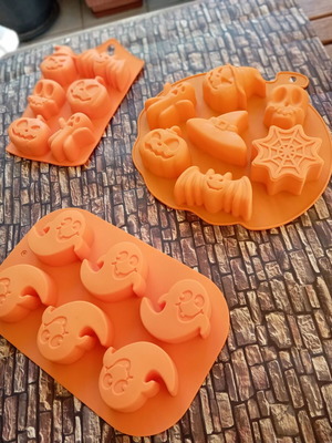 Silicone molds like new, set of 3 pieces