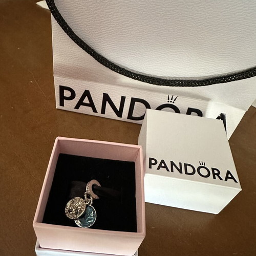 Pandora charm like new, white and grey