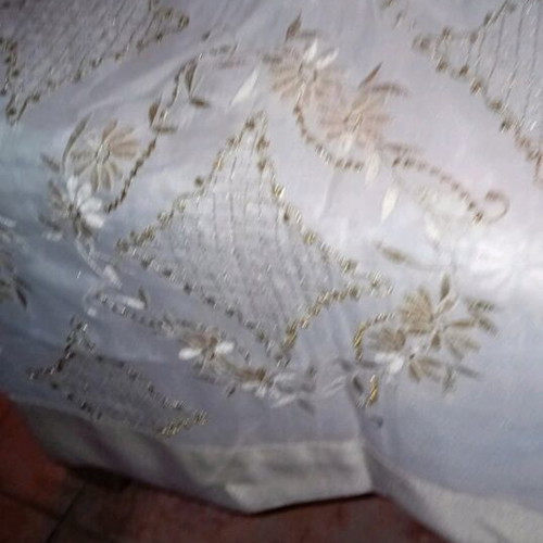 Set of 7 living room tablecloths like new, various sizes
