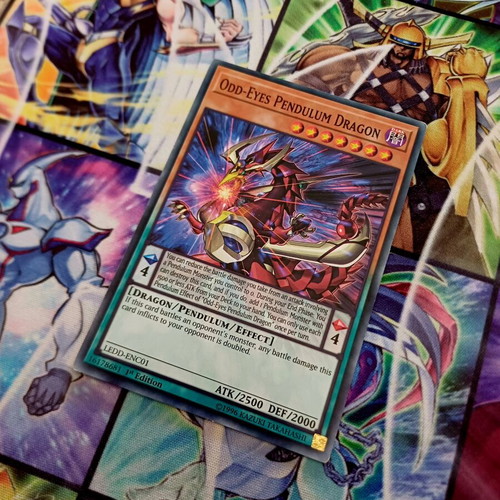 Odd-Eyes Pendulum Dragon LEDD Yu-Gi-Oh! card