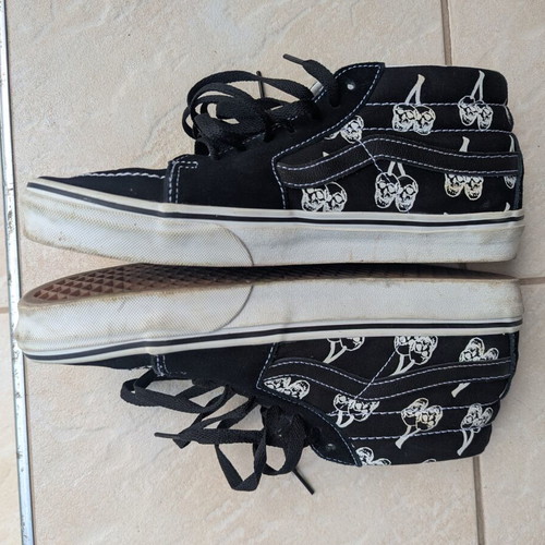 Vans Sk8-Mid Skull Cherry sneakers size 43, black and white