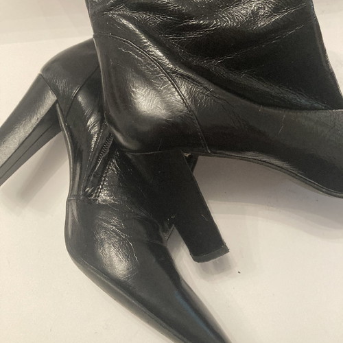 Black leather Zara ankle boots used, size 38