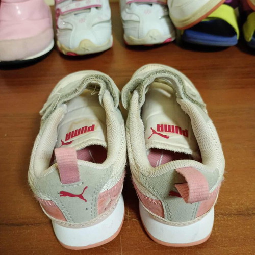 Puma kids shoes like new, size 25