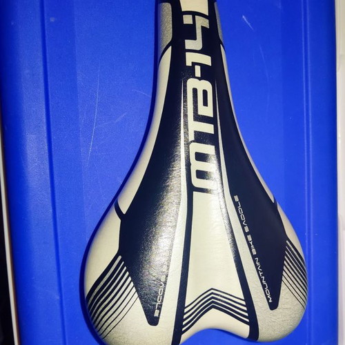 Bicycle saddles used, pack of 3 pieces