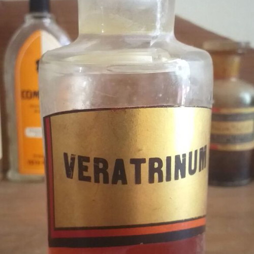 Collectible glass vials used, set of 8 pieces