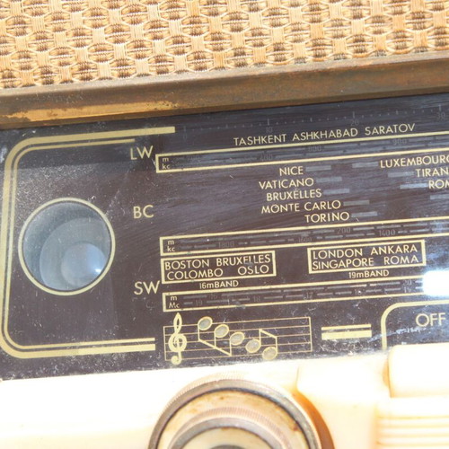 Family radio used, vintage 1959 collectible