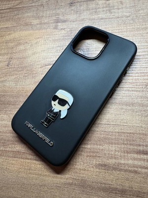Karl Lagerfeld Ikonik Metal Pin Back Cover για iPhone 15 Pro Max μαύρη σαν καινούργιο