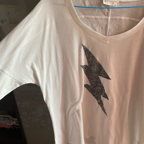 BSB white oversized blouse L like new with lightning design
