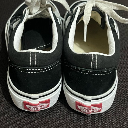 Vans Old Skool kids shoes size 34 black and white like new