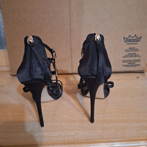 Migato sandals like new, size 39, black
