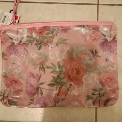 Toiletry bag new, pink with zipper