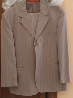 Pierre Carlos spring suit like new, men's size 52