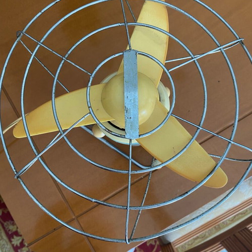 Vintage fan from the 70s used, rotating