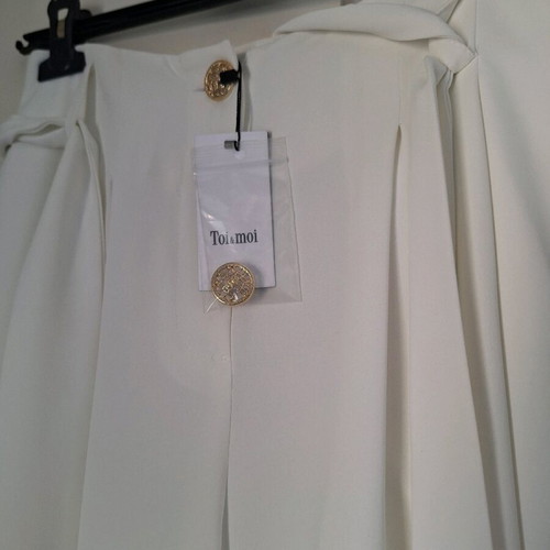 Toi & Moi white pants new, size S