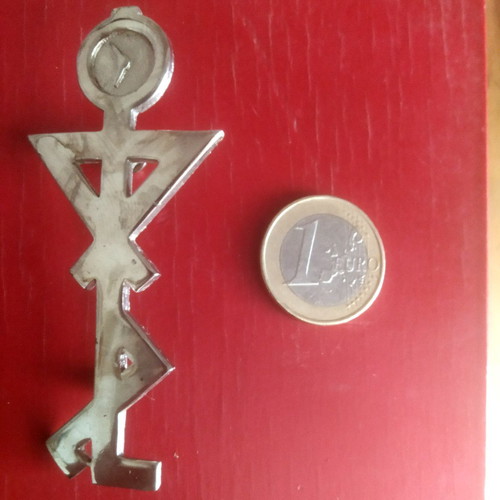 Vintage minimalist Clockman pin like new, silver
