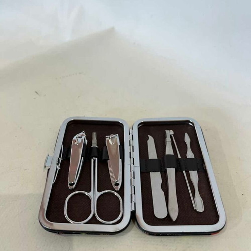 7-piece manicure set in hard case, new, 10x5 cm