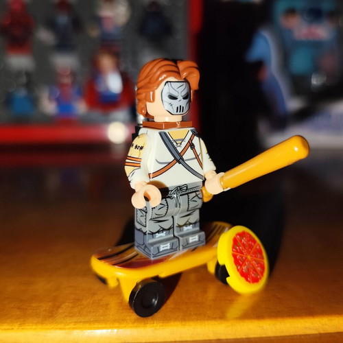 Casey Jones minifigure like new with skateboard and accessories