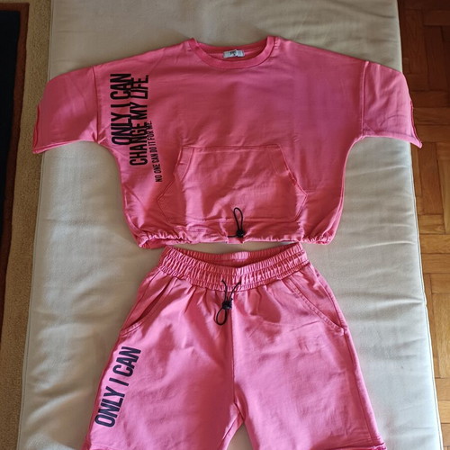 Evita set No 8 with oversized crop top and shorts, pink